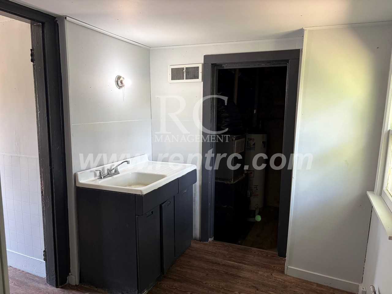715 W Woodbury St - Photo 3 of 12