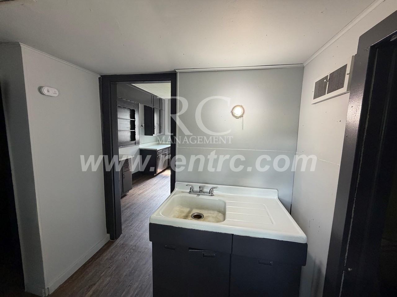 715 W Woodbury St - Photo 4 of 12