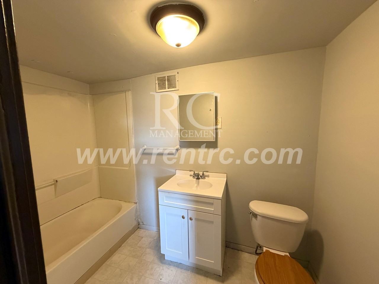 715 W Woodbury St - Photo 5 of 12