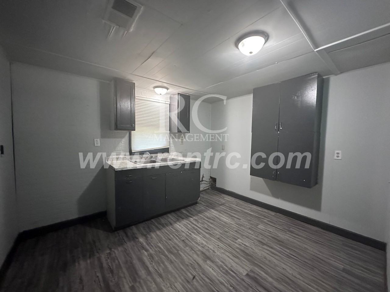 1224D Marion St - Photo 2 of 11