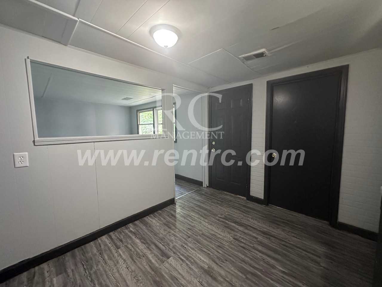 1224D Marion St - Photo 3 of 11