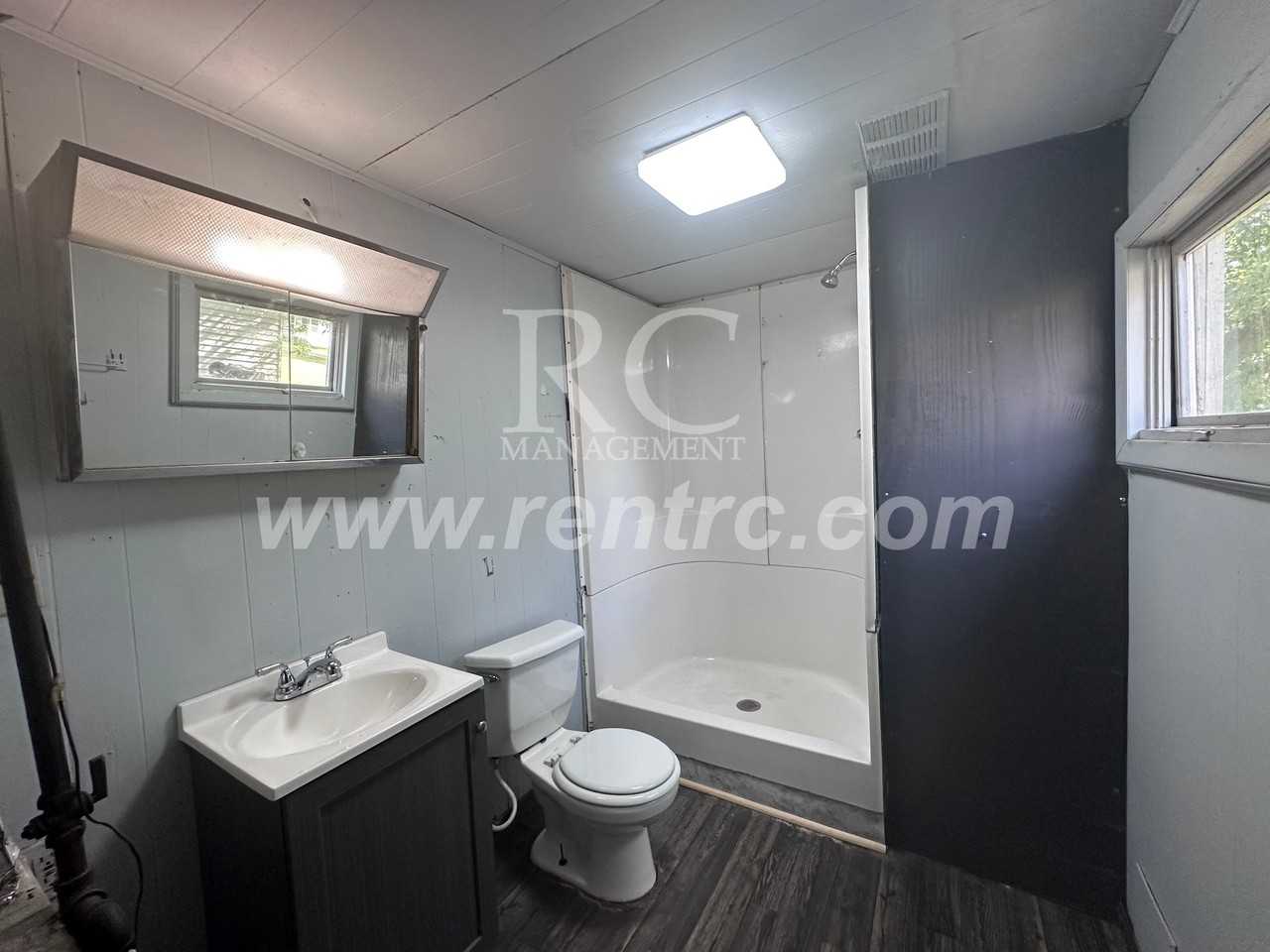 1224D Marion St - Photo 4 of 11