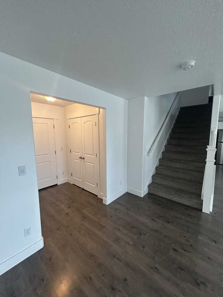 878 W Mckenna Rd - Photo 4 of 11