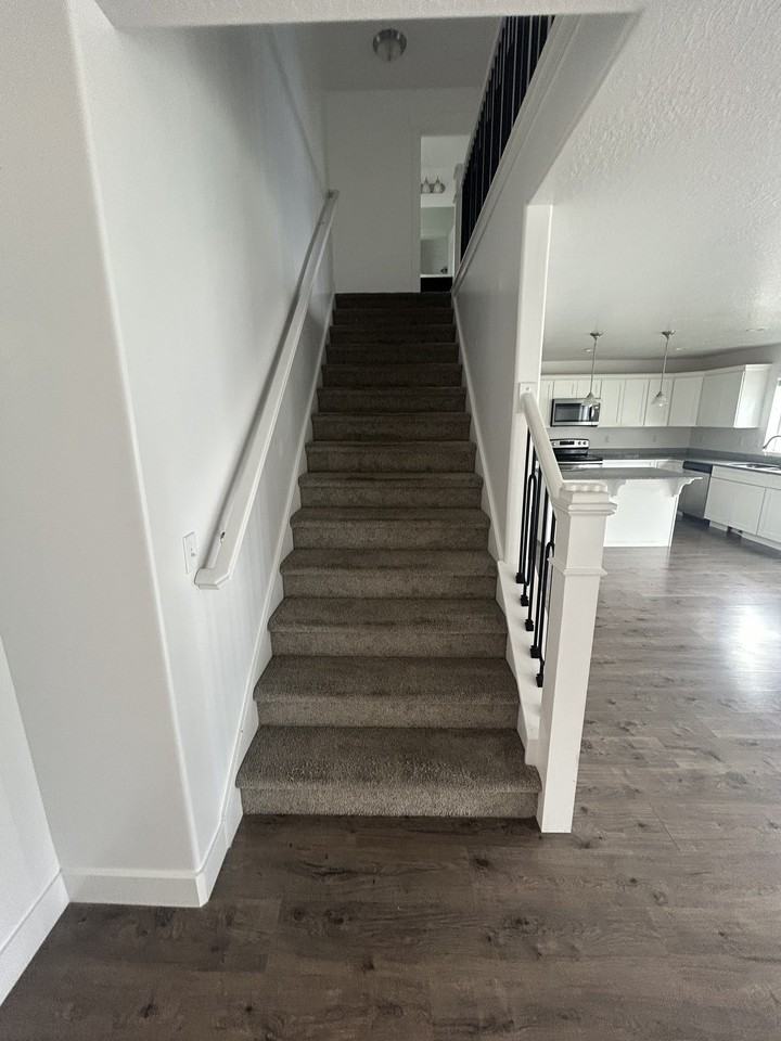 878 W Mckenna Rd - Photo 6 of 11
