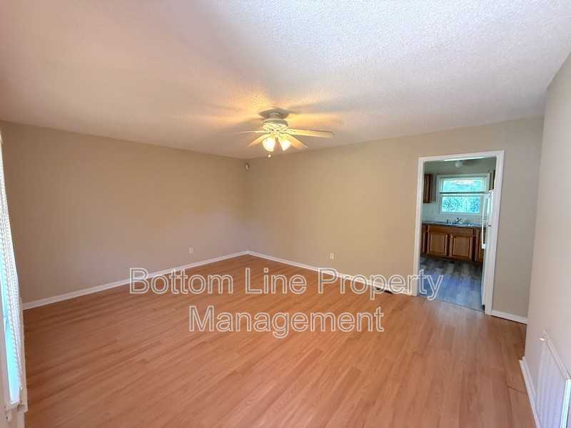 612 Dundeen Dr - Photo 2 of 15