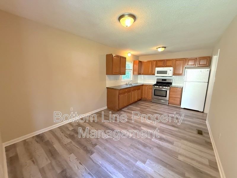 612 Dundeen Dr - Photo 3 of 15