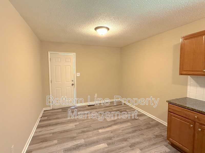 612 Dundeen Dr - Photo 5 of 15