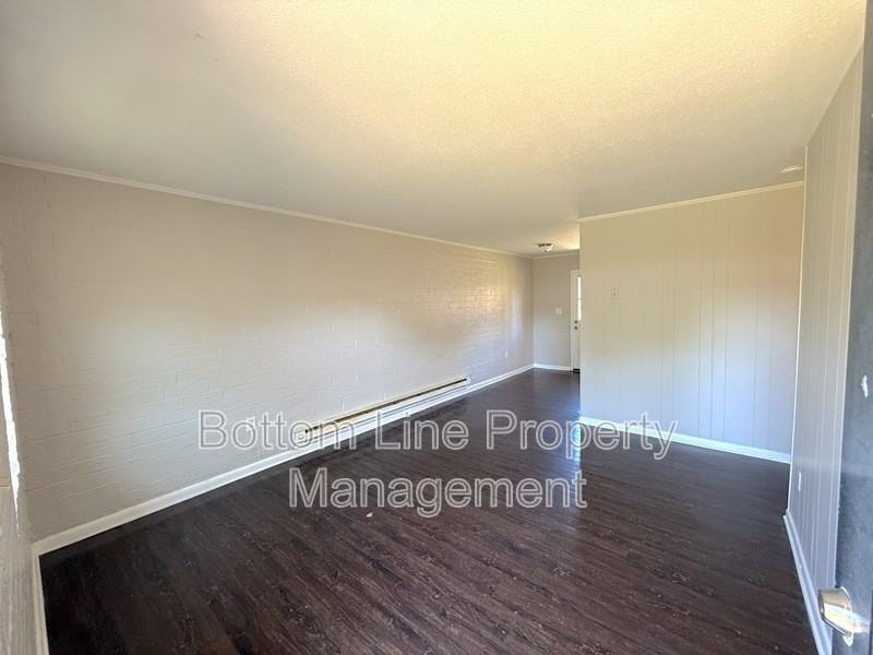215 Best St #13 - Photo 2 of 9