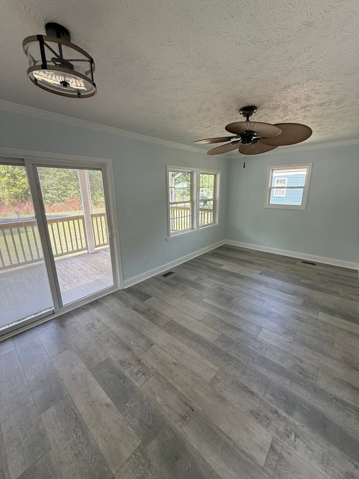 6921 Pearl St Sw - Photo 3 of 9