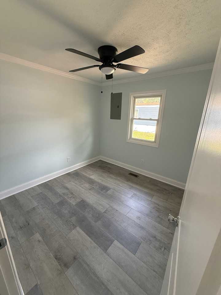 6921 Pearl St Sw - Photo 4 of 9