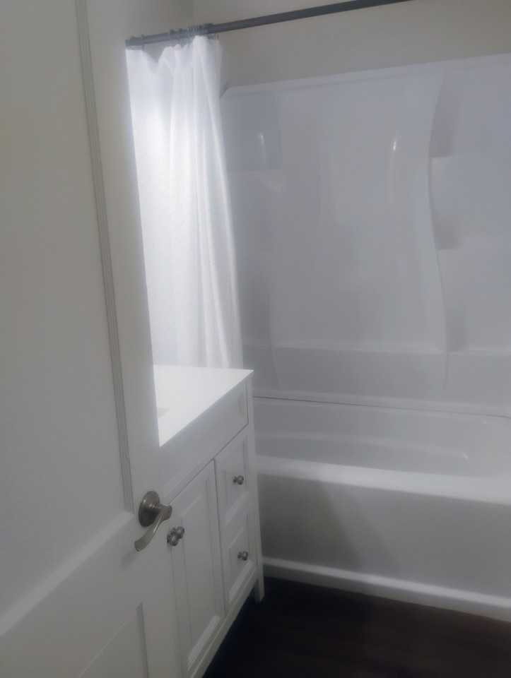 1413 W 4th St - Photo 5 of 6