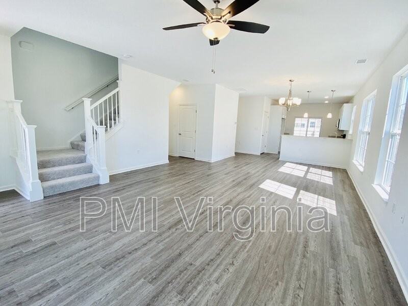 1909 Brentford Ln - Photo 3 of 38