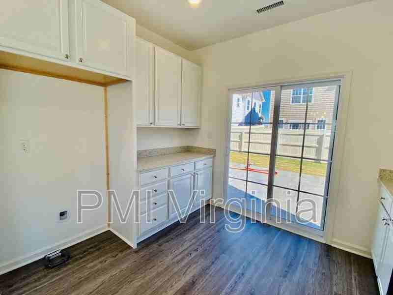 1909 Brentford Ln - Photo 7 of 38