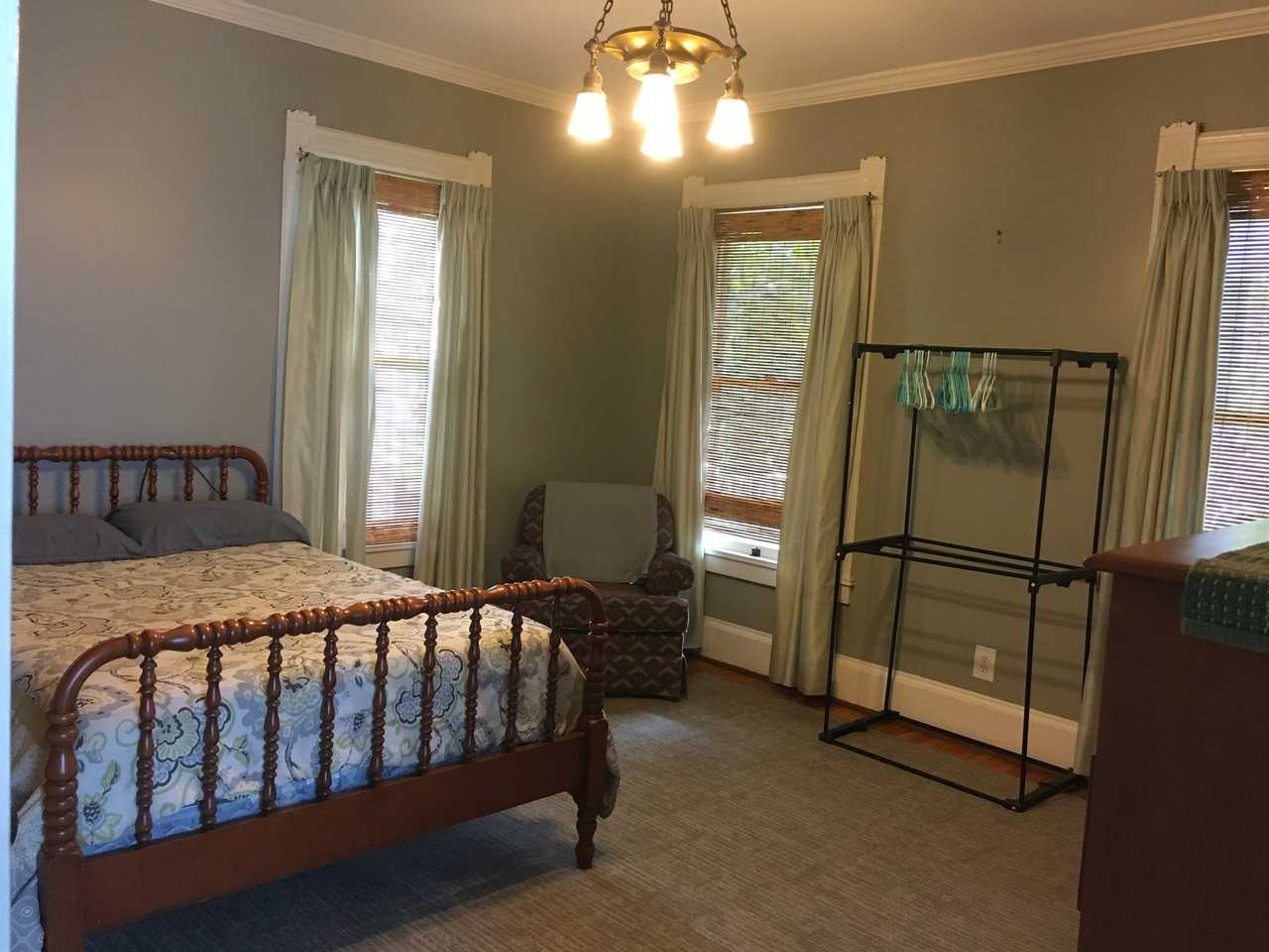 413 Westcott St - Photo 2 of 9