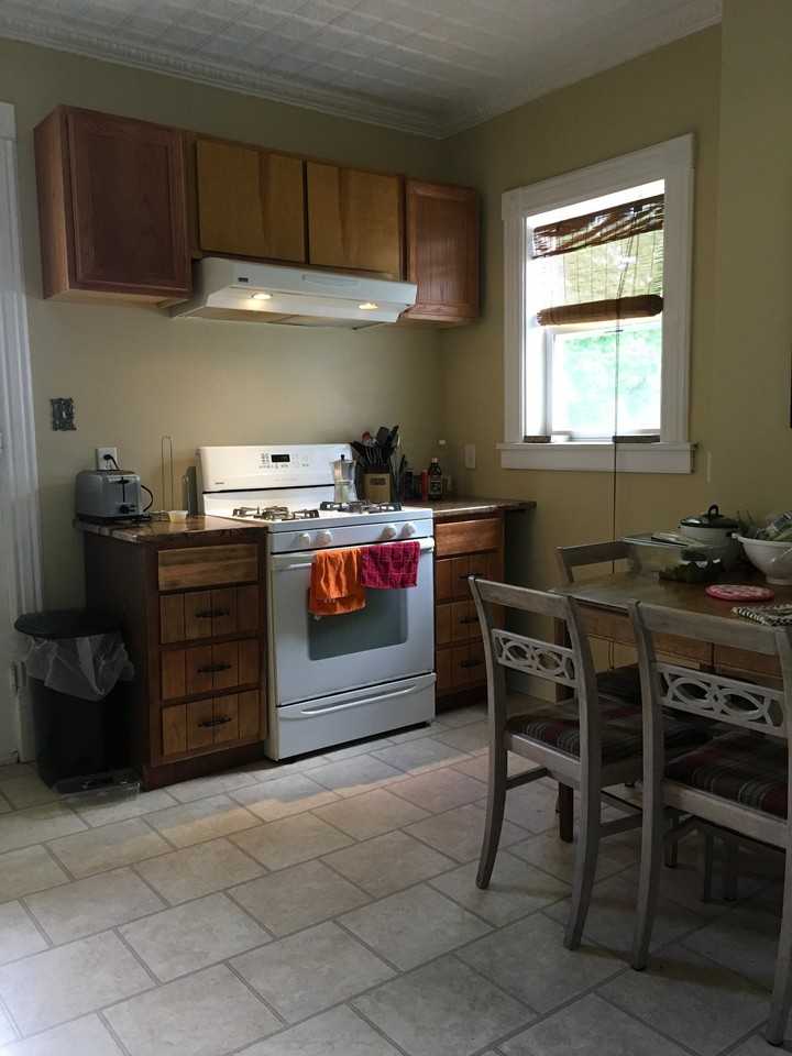 413 Westcott St - Photo 4 of 9