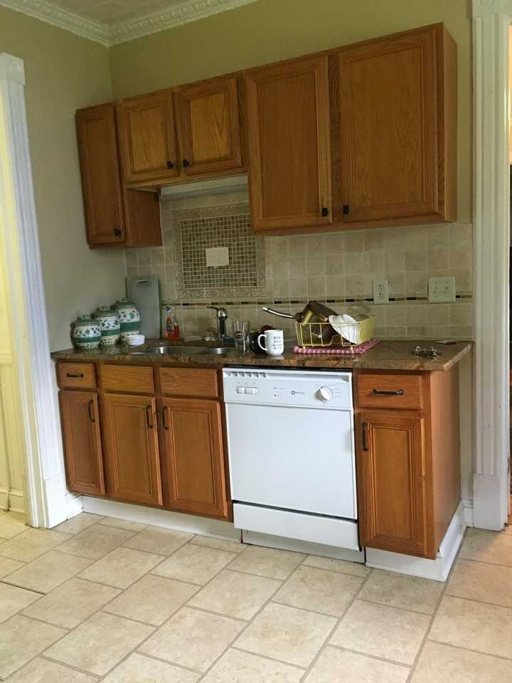 413 Westcott St - Photo 5 of 9