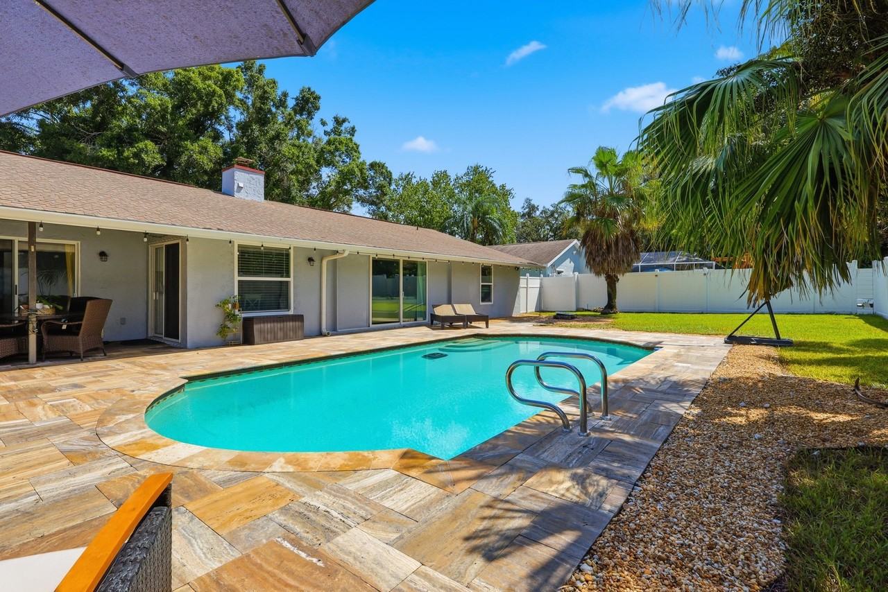 1638 Spottswood Cir - Photo 3 of 20