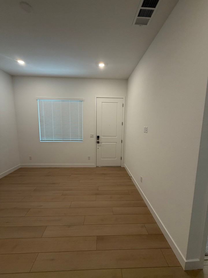 10453 Diana Summit St - Photo 2 of 5