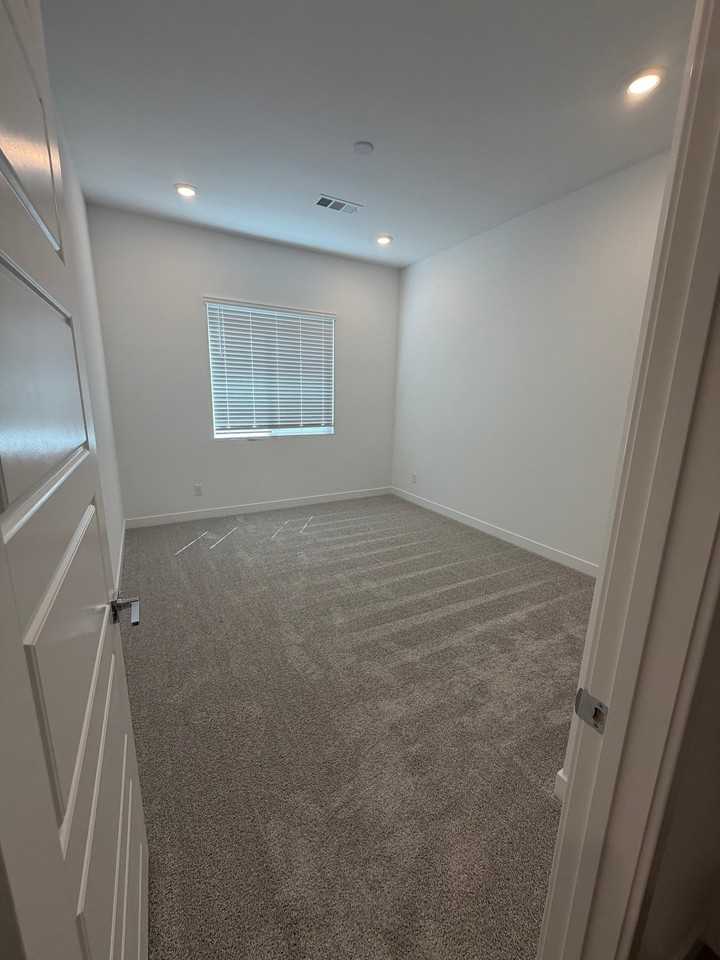 10453 Diana Summit St - Photo 3 of 5