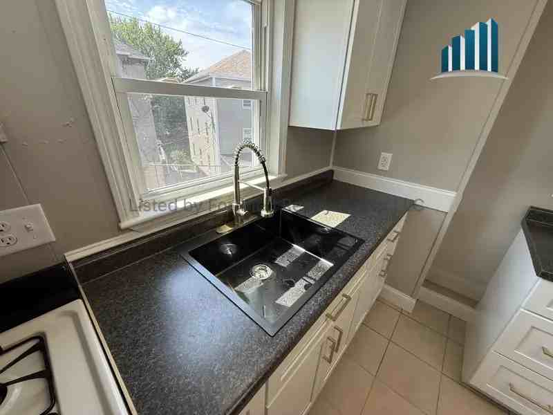 85 Massasoit St #3L - Photo 7 of 21