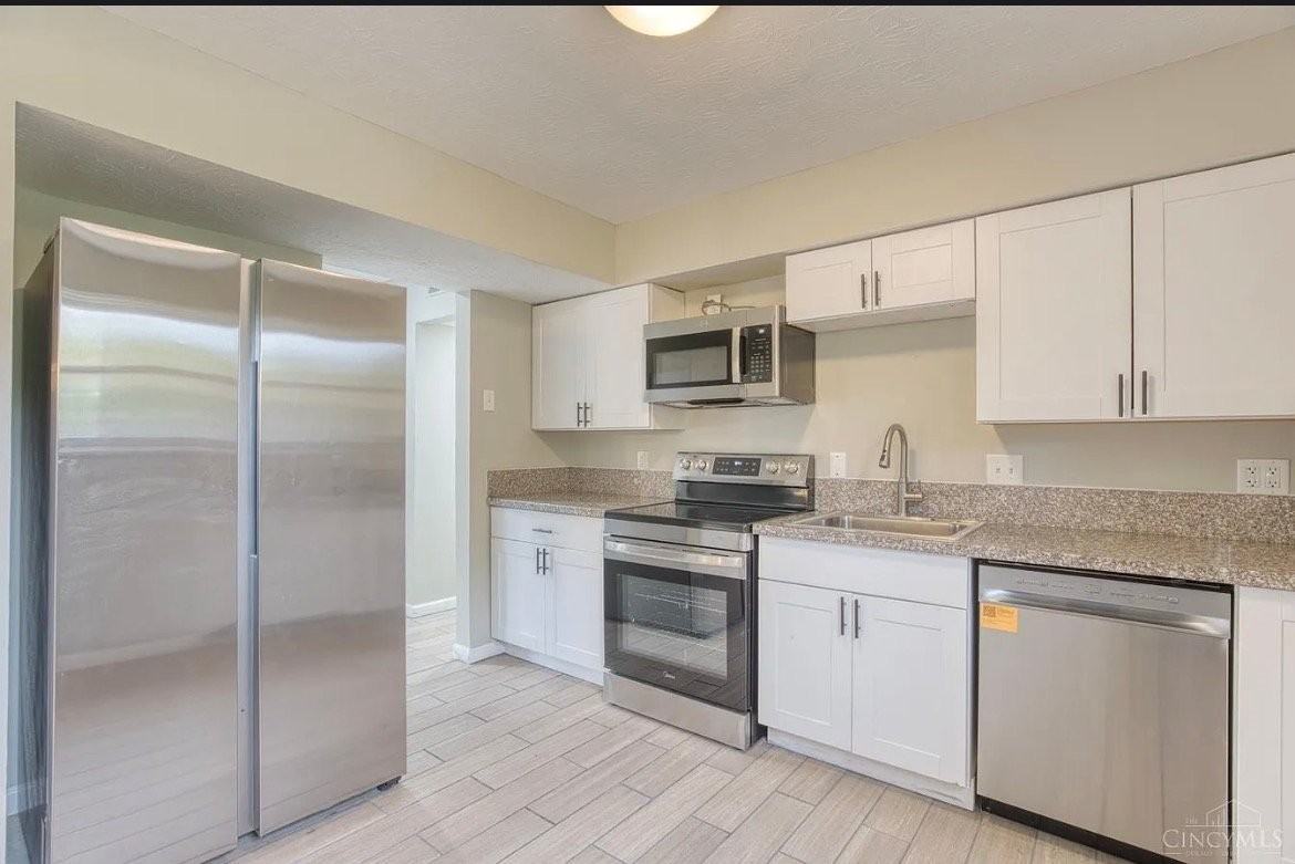 833 W Galbraith Rd - Photo 3 of 13
