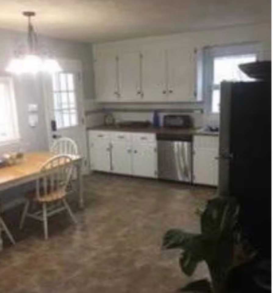 832 Terryville Ave - Photo 3 of 11