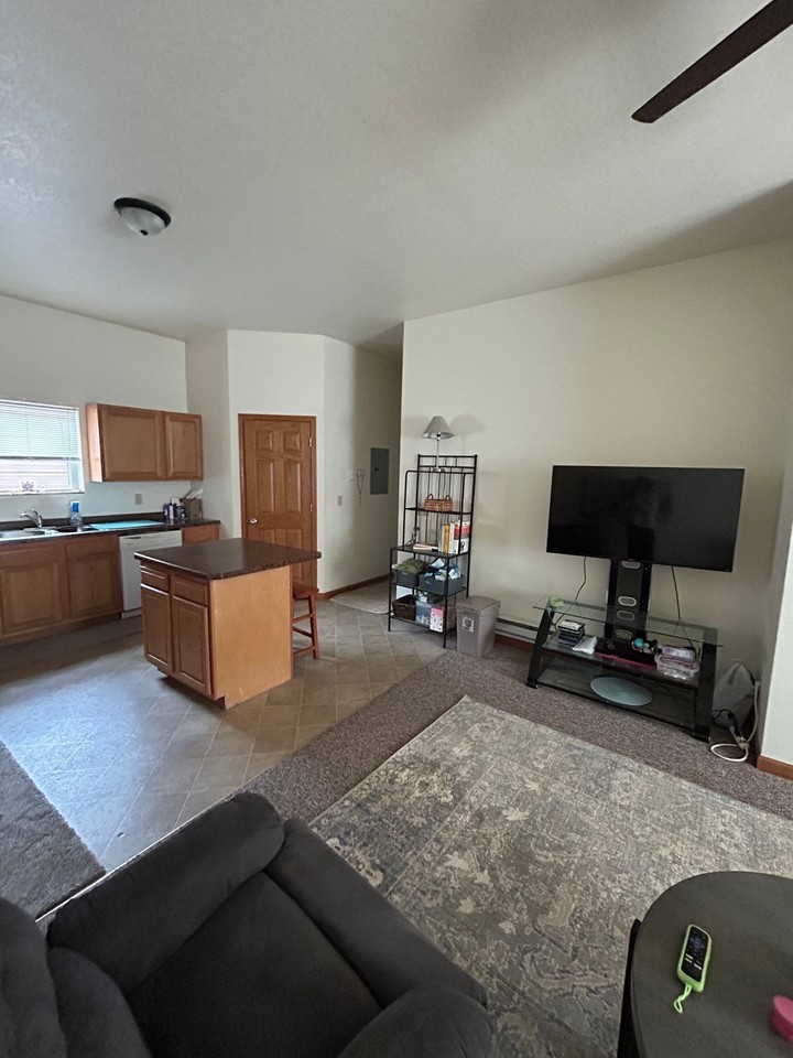5225 W 6th St #2 - Photo 3 of 7