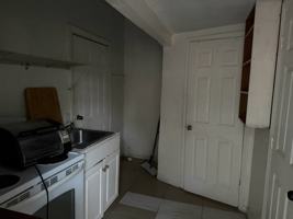 featured image of 224 Sw 14th St #C
