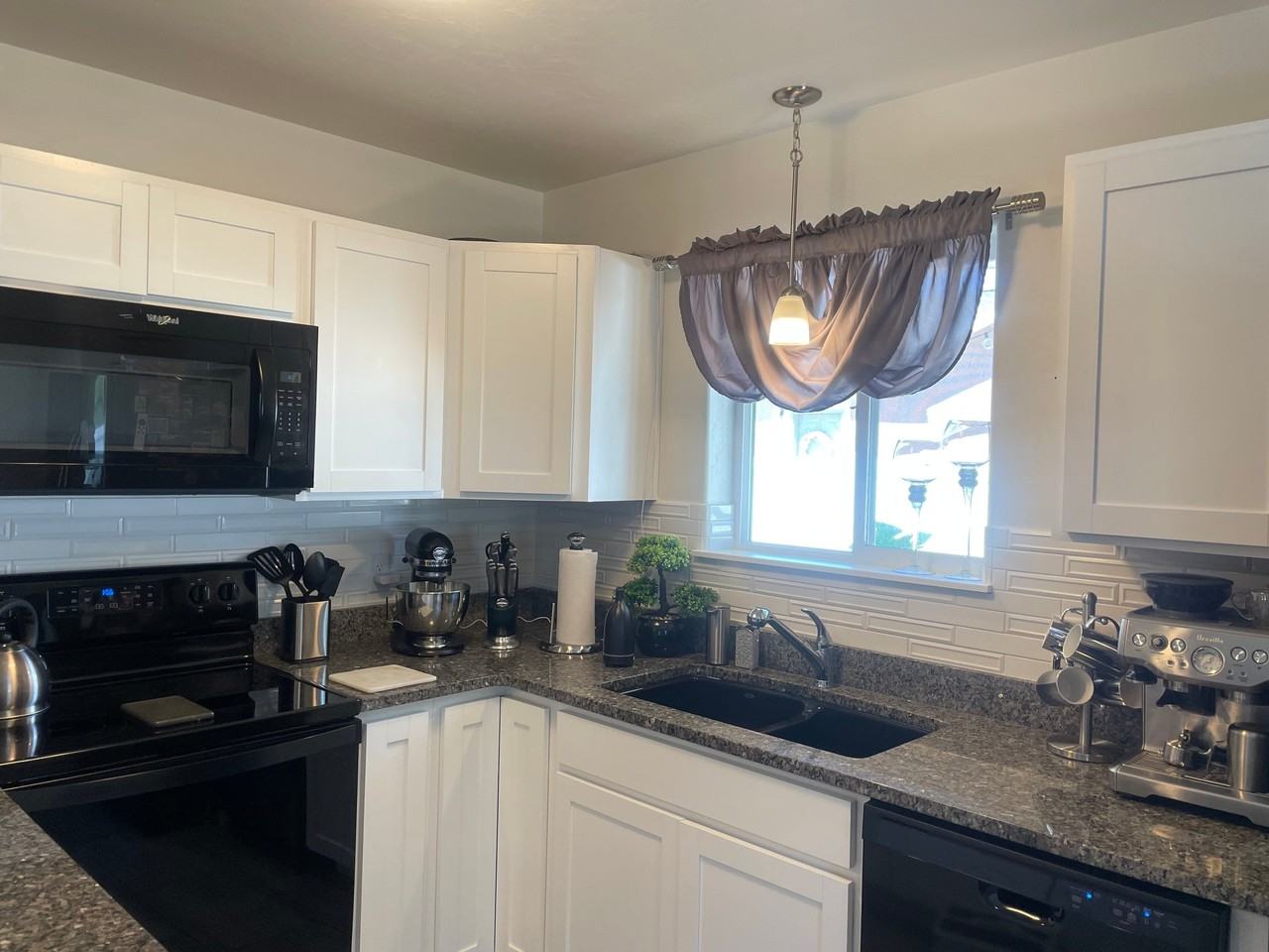 566 Graff Meadows Dr - Photo 3 of 9