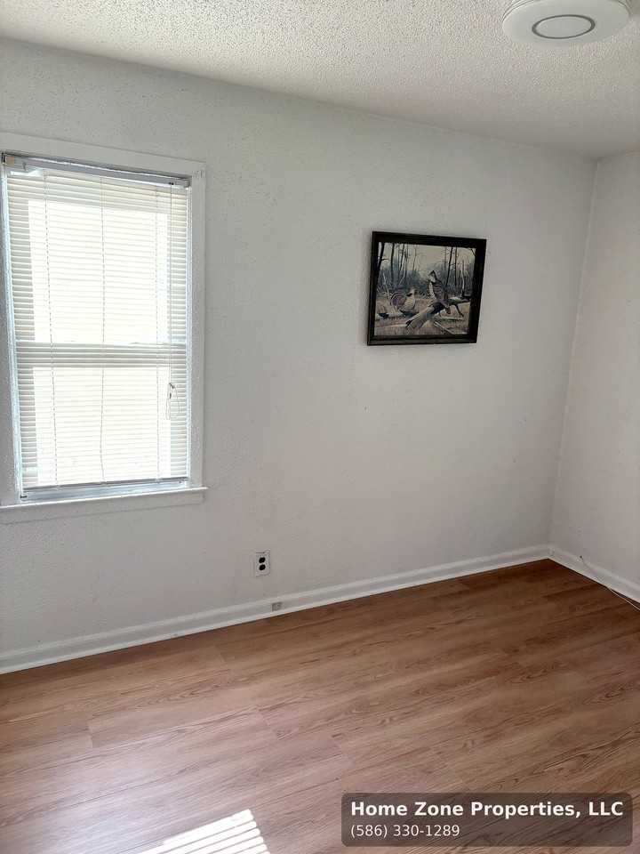 486 Fildew Ave - Photo 4 of 7