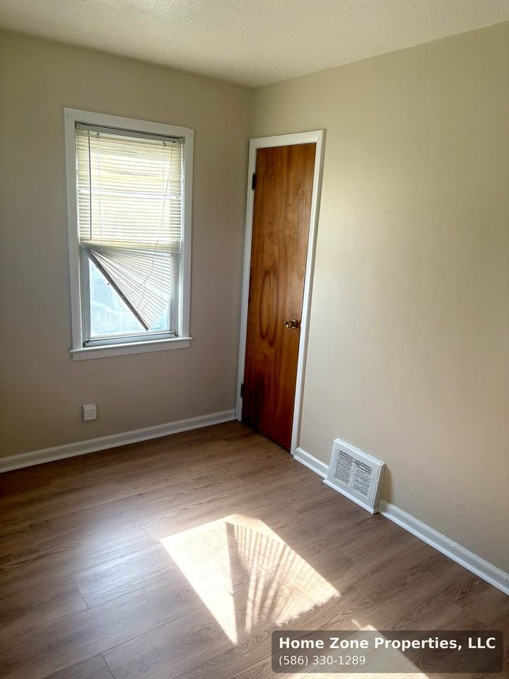486 Fildew Ave - Photo 5 of 7