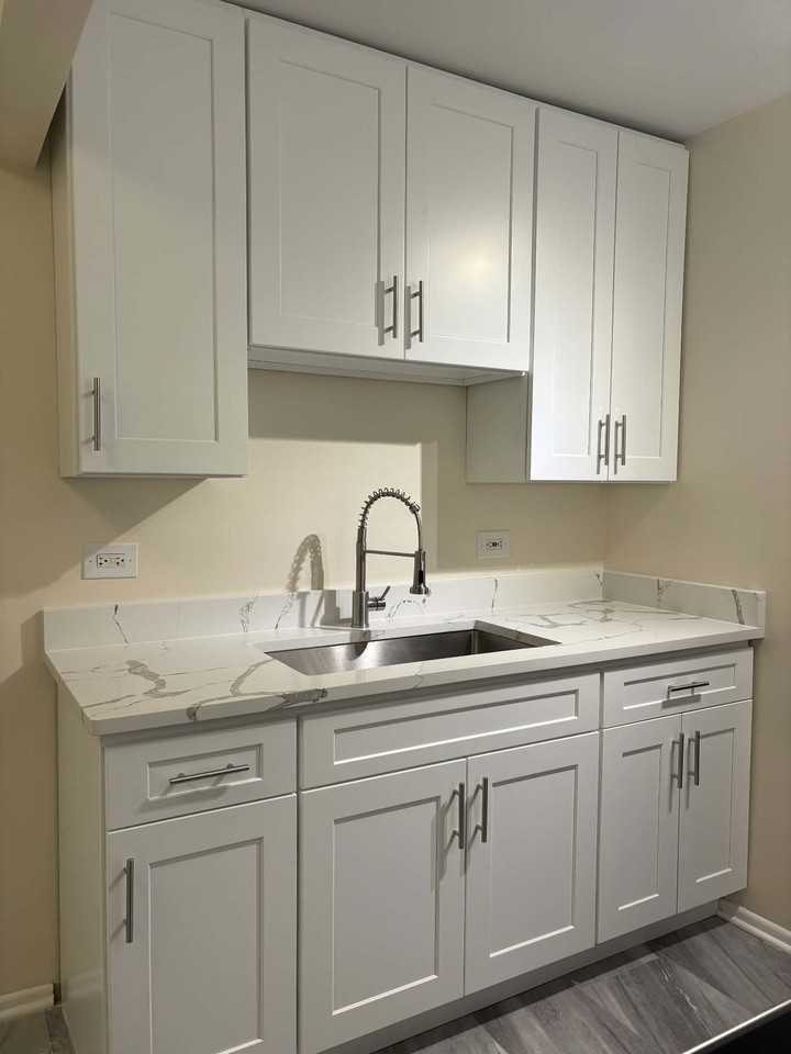 675 Grove Dr - Photo 4 of 9