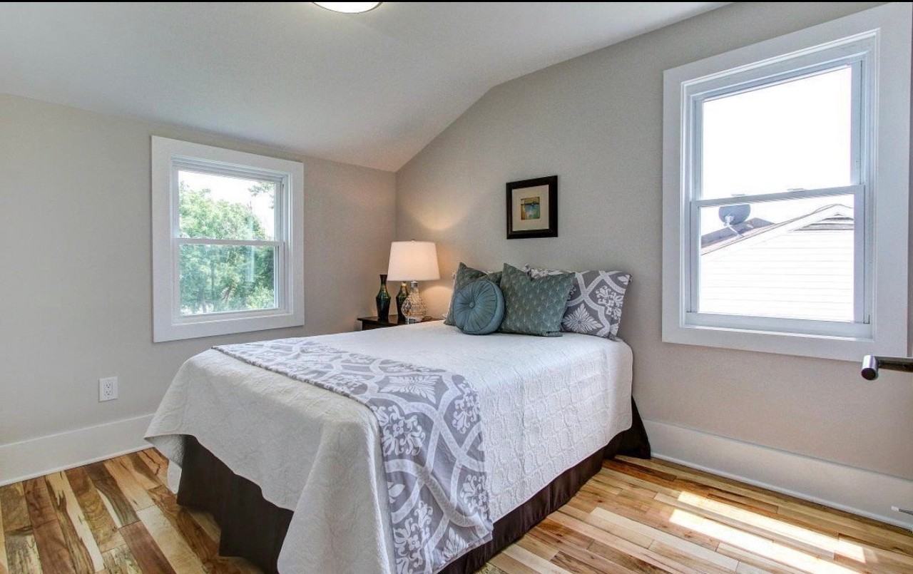 825 50th Pl Ne - Photo 3 of 4