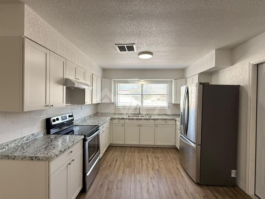 3602 Skylark Ave - Photo 3 of 18