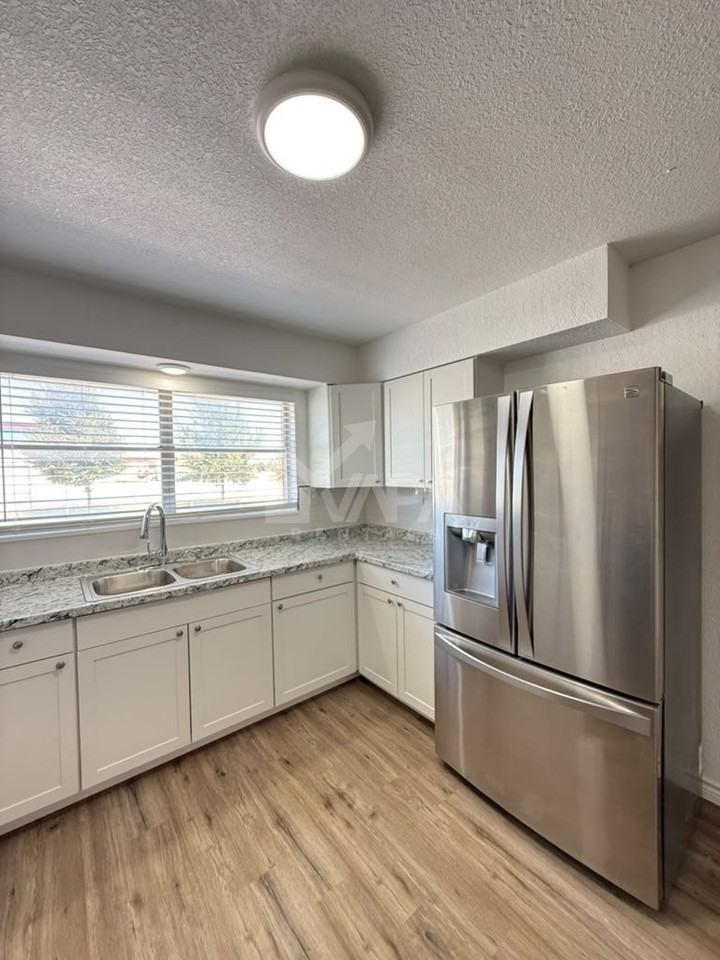 3602 Skylark Ave - Photo 5 of 18