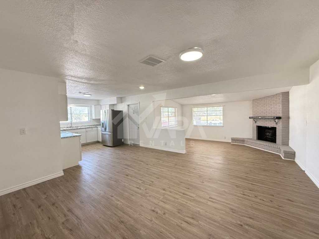 3602 Skylark Ave - Photo 6 of 18