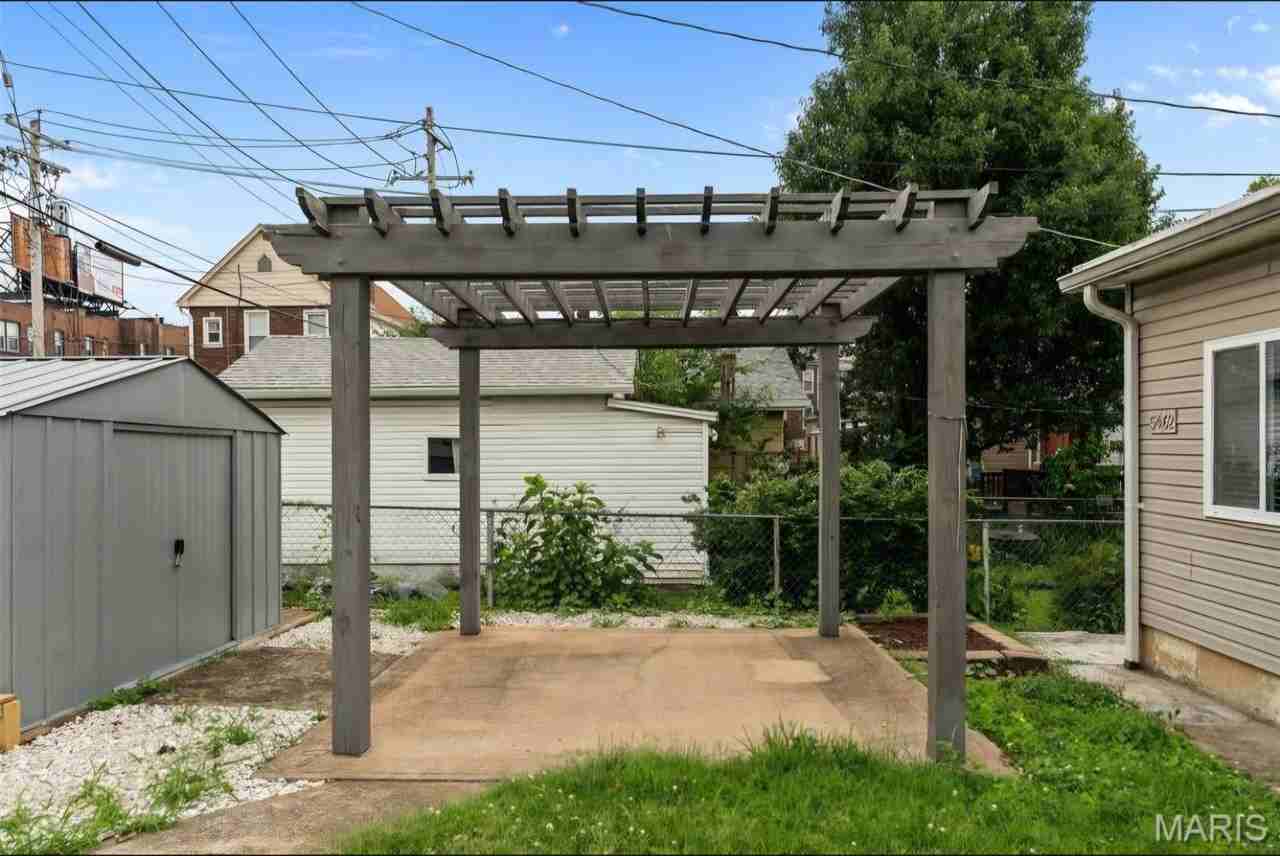 5462 Christy Ave - Photo 4 of 35