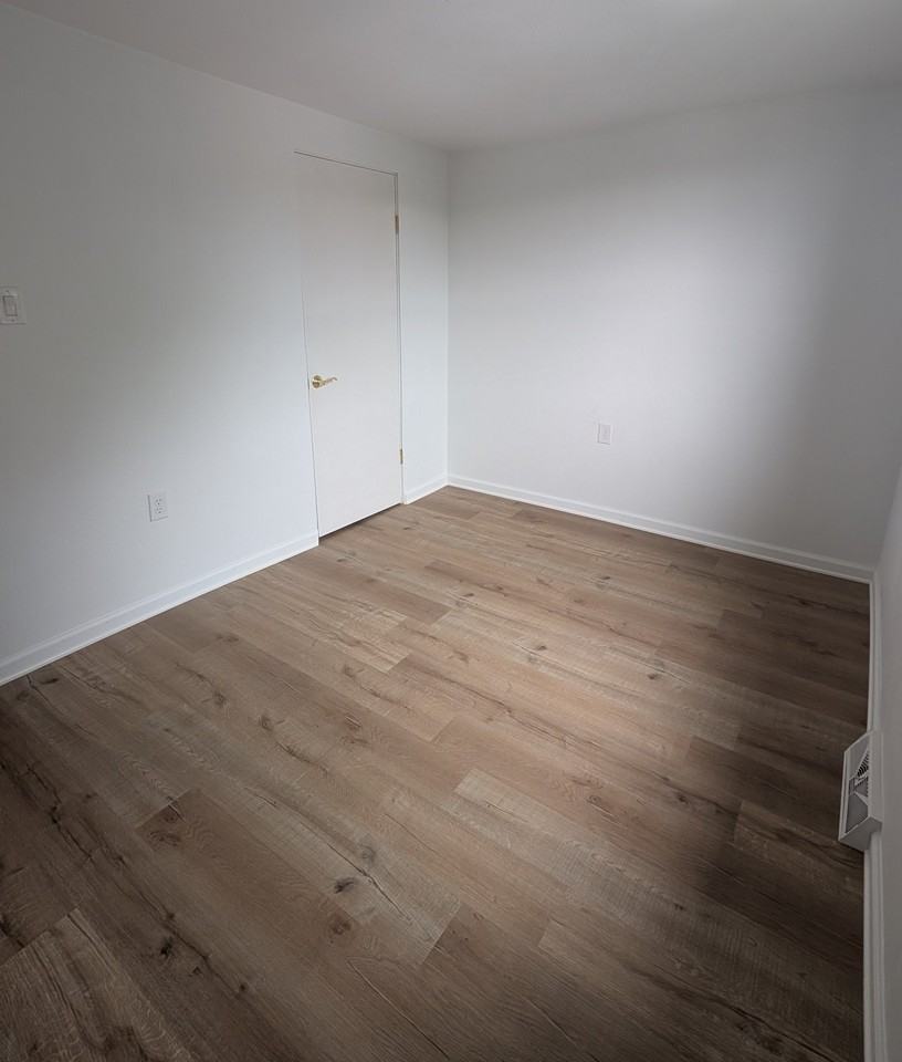423 Lowell St - Photo 3 of 10