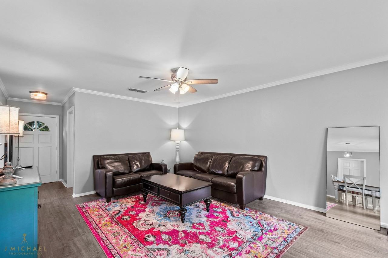 149 Charles Ave - Photo 5 of 18