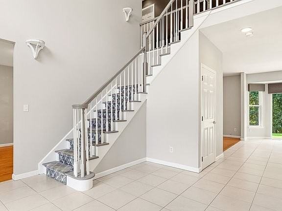9 Cecilia Ct - Photo 3 of 20