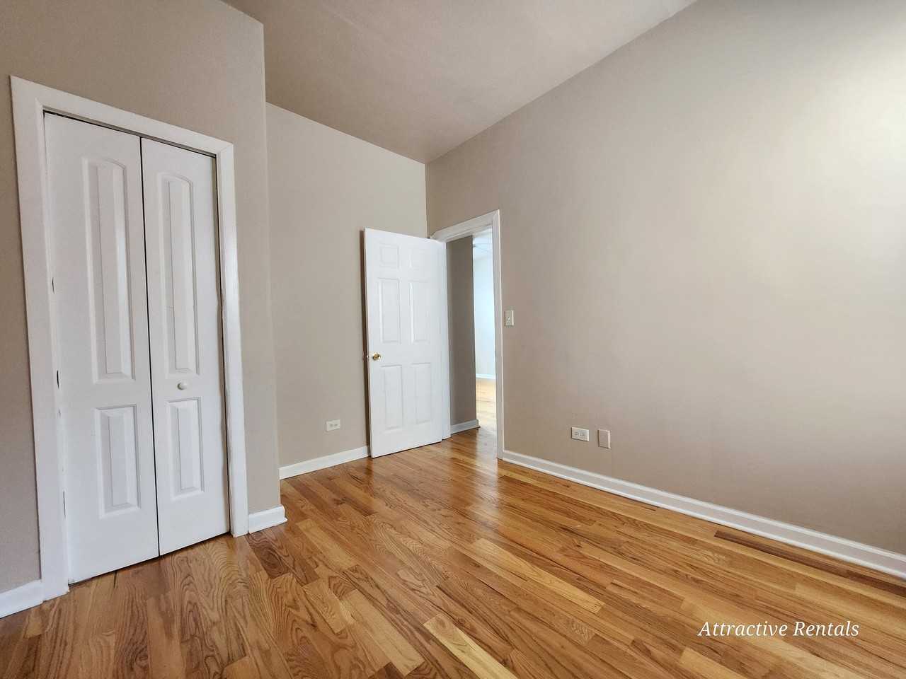 1022 W 64th St #2E - Photo 6 of 9