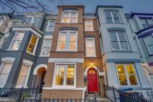 featured image of 827 4th St Ne