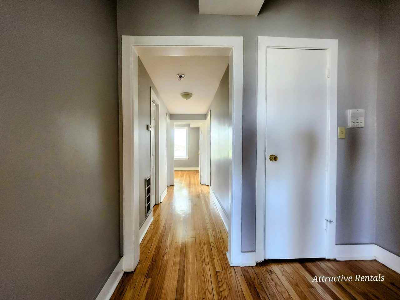 1615 W 78th St #3 - Photo 3 of 11