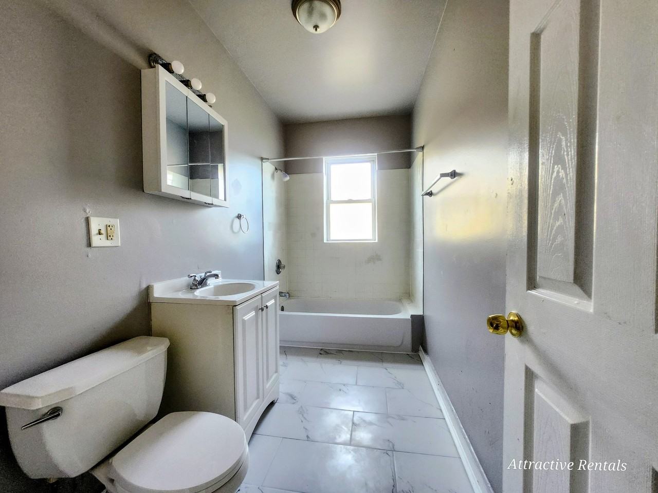 1615 W 78th St #3 - Photo 6 of 11