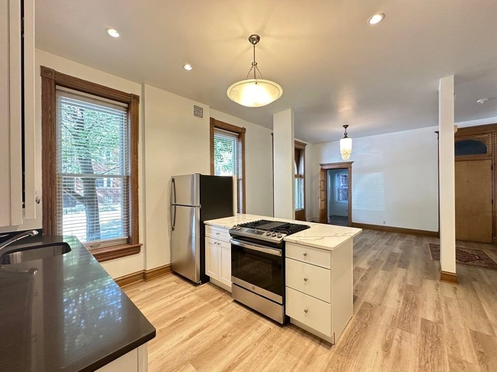 3559 N Ashland Ave #1R