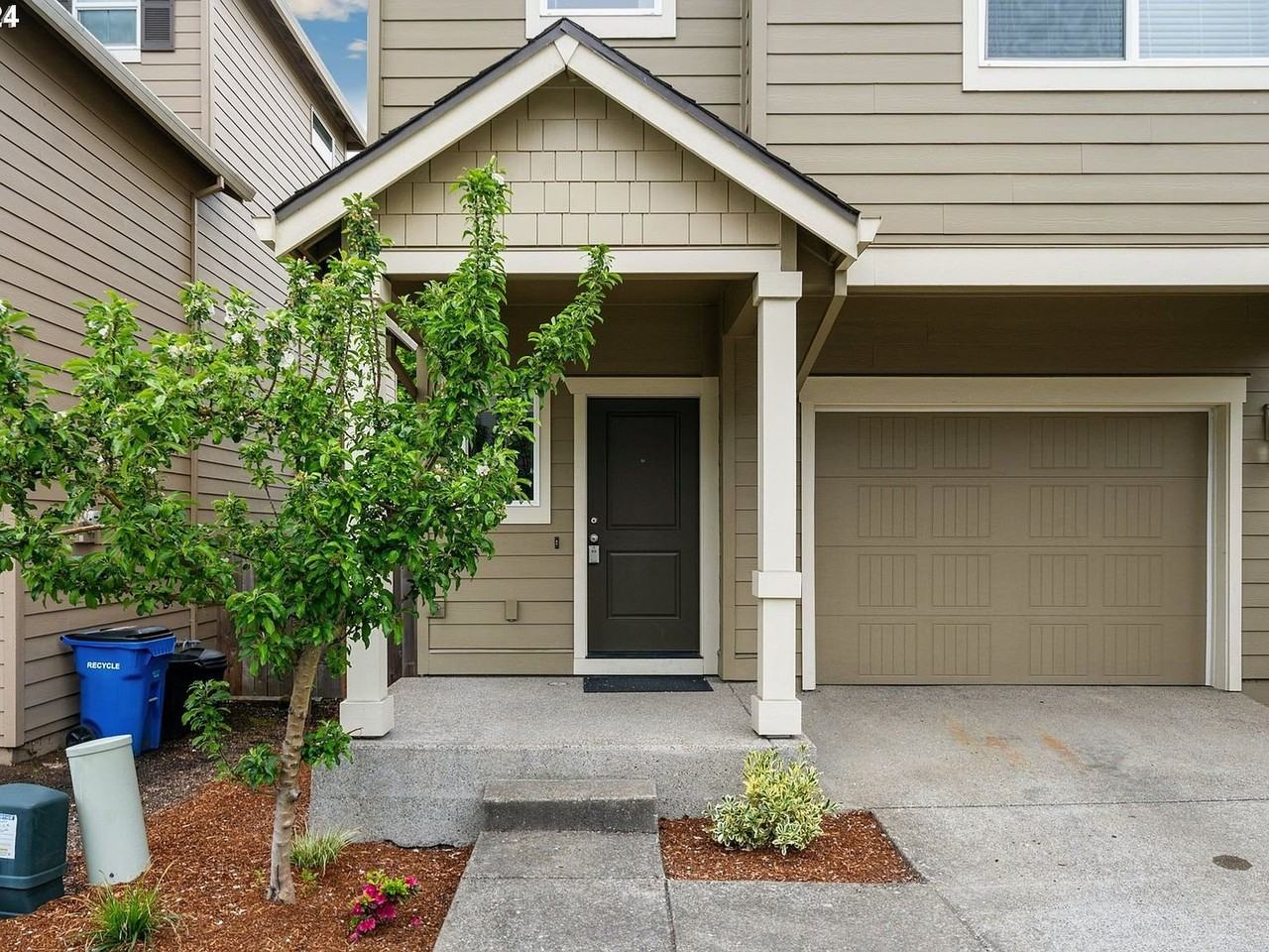 1326 Ne 72nd Way - Photo 3 of 20