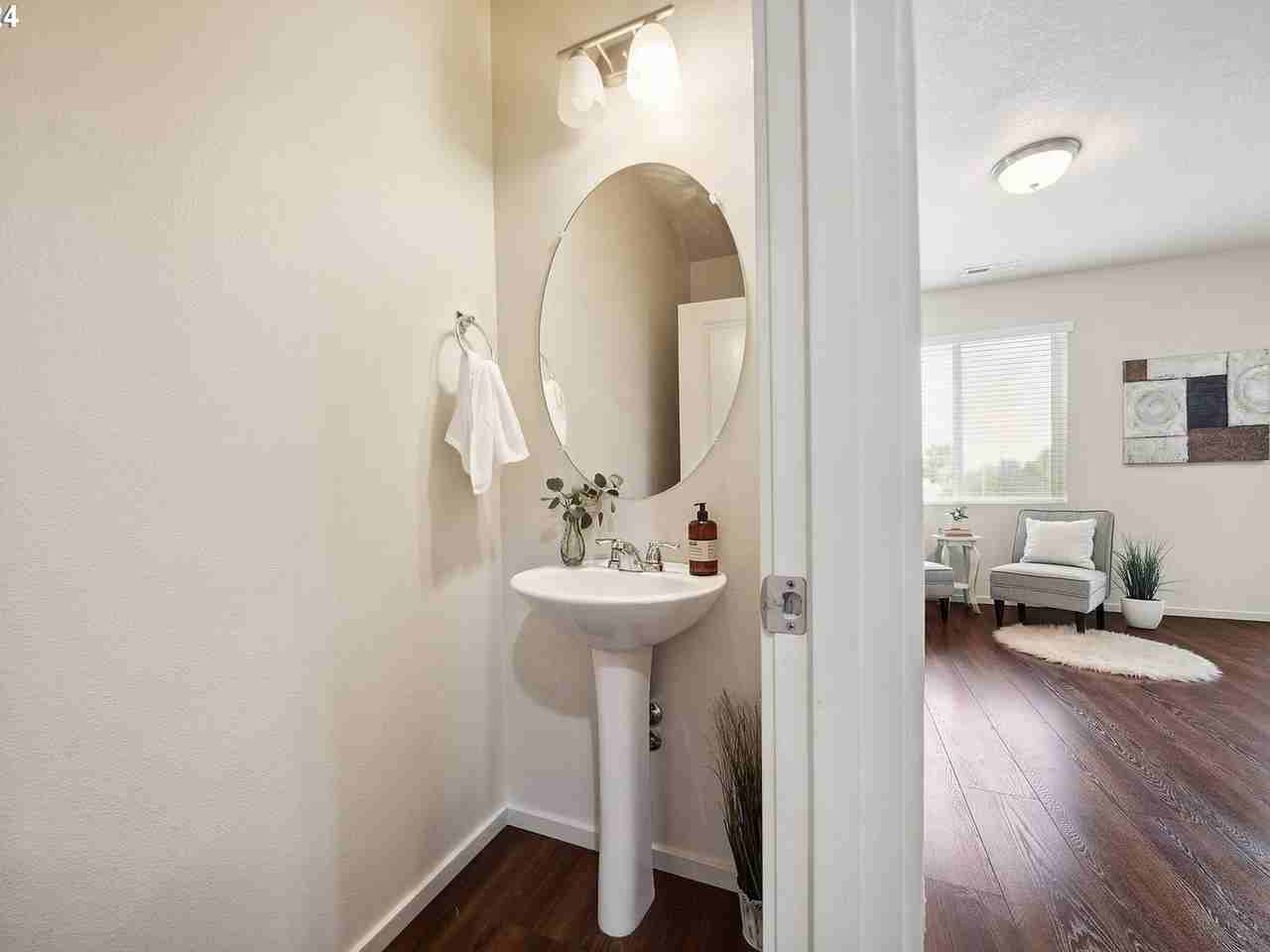 1326 Ne 72nd Way - Photo 4 of 20