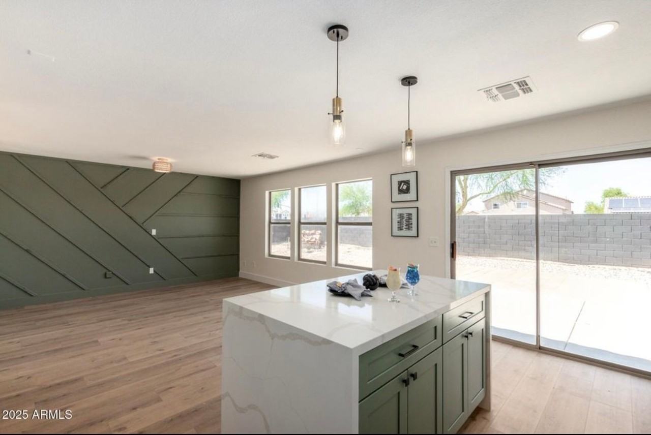 13862 W Fargo Dr - Photo 4 of 18
