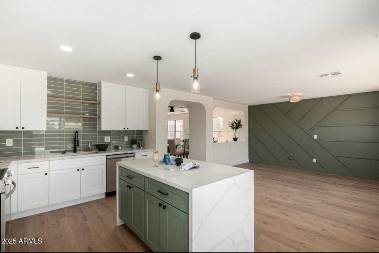 13862 W Fargo Dr - Photo 5 of 18
