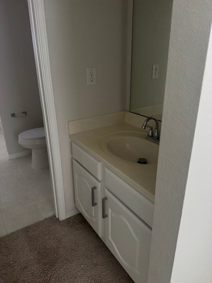 133 Wellington Ln - Photo 2 of 18
